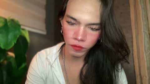 QUEEN online show from April 16, 2026, 9:04 pm