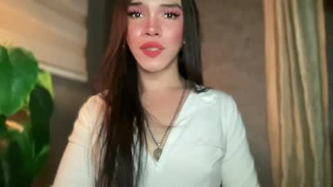 QUEEN online show from April 17, 2026, 12:02 am