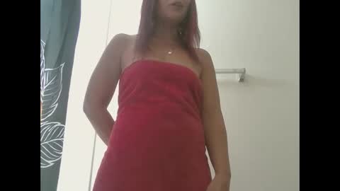 Snapshot of queenofmen69 chatting on May 27, 2026, 3:20 pm queenofmen69 online show from May 27, 2026, 3:20 pm