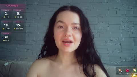 QueenOfModels online show from April 13, 2026, 3:34 am