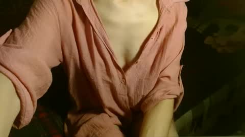 queenoftenderness online show from March 9, 2025, 7:59 pm