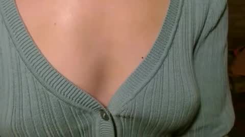 queenoftenderness online show from April 8, 2026, 6:19 pm