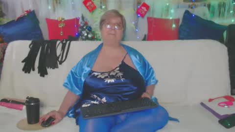 QueenPammy online show from December 14, 2025, 6:41 am