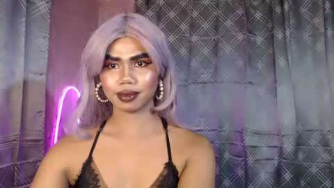 queenpinayebony_xx online show from April 25, 2026, 11:57 am