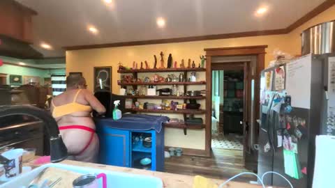 Queen Hilarity online show from March 24, 2026, 8:36 pm