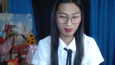 queensteffi online show from January 7, 2025, 4:05 pm