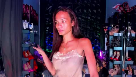 Snapshot of queenvalentinats chatting on April 26, 2026, 5:43 pm ValentinaMoone online show from April 26, 2026, 5:43 pm