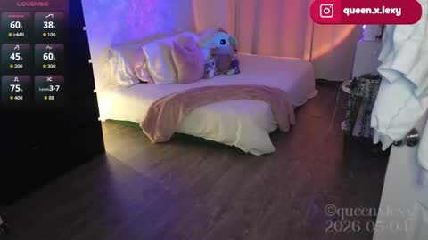 queenx_lexy online show from May 4, 2026, 9:44 pm