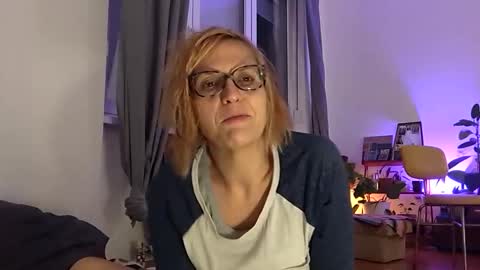 Snapshot of queerbi chatting on November 18, 2025, 9:52 pm bi is from billy online show from November 18, 2025, 9:52 pm