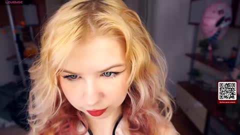 Snapshot of quennabrucker chatting on November 9, 2025, 5:06 am Tate online show from November 9, 2025, 5:06 am