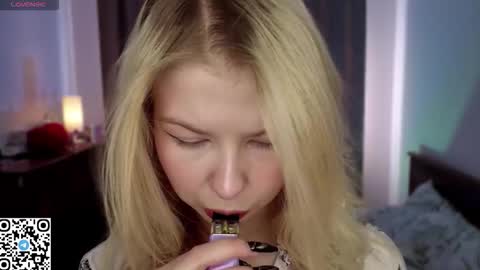 Snapshot of quennabrucker chatting on March 18, 2026, 6:16 am Tate online show from March 18, 2026, 6:16 am