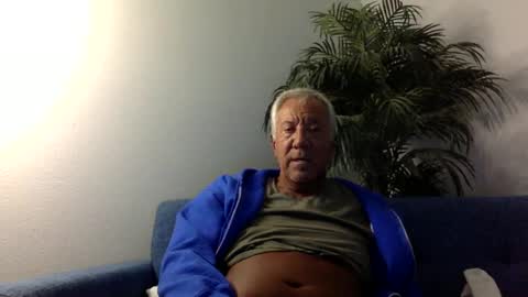 Snapshot of quest_one chatting on January 5, 2025, 2:49 am Jim online show from January 5, 2025, 2:49 am