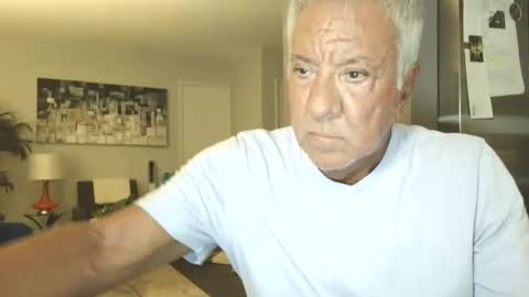 Snapshot of quest_one chatting on October 2, 2025, 2:18 am Jim online show from October 2, 2025, 2:18 am