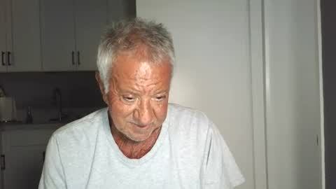 Snapshot of quest_one chatting on June 21, 2026, 5:32 am Jim online show from June 21, 2026, 5:32 am