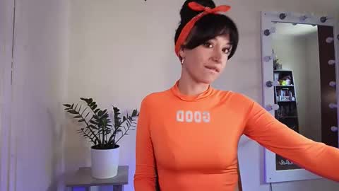 quiet_smile online show from September 11, 2025, 9:53 am