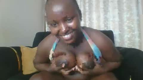 quinn_ce_ online show from November 12, 2025, 1:33 pm