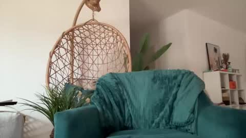 Quinnyelena online show from January 22, 2025, 12:17 pm