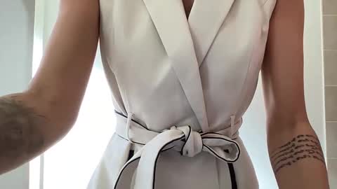 Quinnyelena online show from February 6, 2025, 12:16 pm