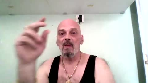 qwertyuiop22348015 online show from May 13, 2026, 12:35 pm