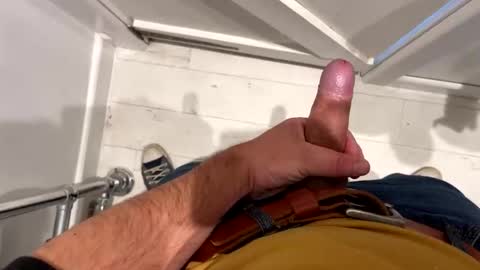 Snapshot of r_andolph chatting on November 16, 2025, 12:22 pm r_andolph online show from November 16, 2025, 12:22 pm