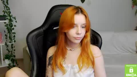 rachel__lips online show from June 27, 2026, 7:46 am