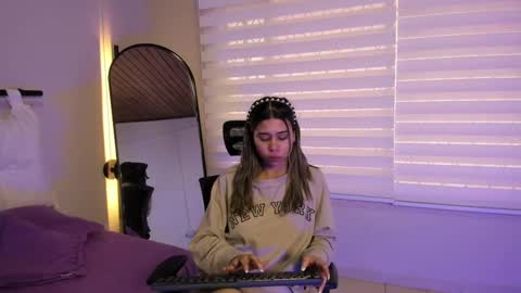 Rachell online show from October 6, 2025, 6:05 pm