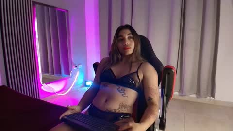 rachell_owen online show from September 17, 2025, 4:58 am