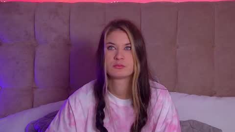 RachellSimpson online show from February 28, 2025, 5:04 am