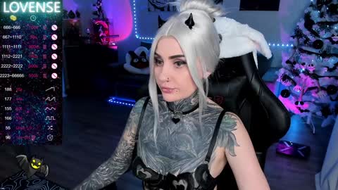 Snapshot of rachelqueen_ chatting on January 7, 2025, 5:20 pm  Miko Pleasee help me get 100 likes online show from January 7, 2025, 5:20 pm