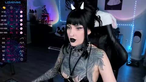 Snapshot of rachelqueen_ chatting on February 17, 2025, 11:02 am  Miko Pleasee help me get 100 likes online show from February 17, 2025, 11:02 am