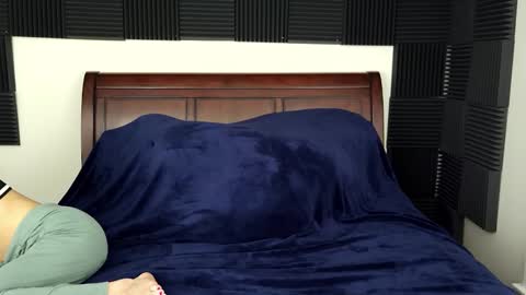 Rachel Price online show from December 15, 2025, 3:22 am