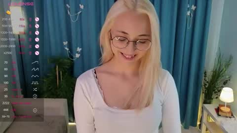 Karina online show from September 17, 2025, 9:05 pm