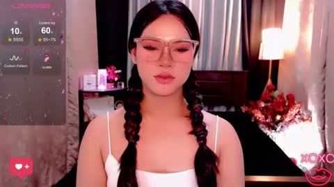 raeganclinton online show from September 28, 2025, 1:33 am