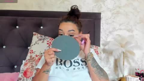 raelledarkstar online show from May 9, 2026, 7:57 am