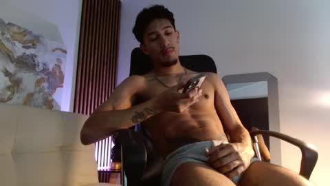 Snapshot of rafaelstone chatting on January 29, 2025, 3:33 am IG online show from January 29, 2025, 3:33 am