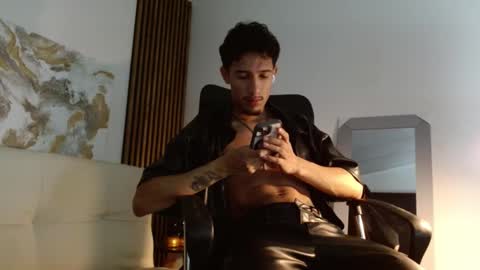 Snapshot of rafaelstone chatting on February 2, 2025, 4:15 am IG online show from February 2, 2025, 4:15 am