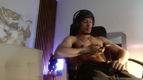 Snapshot of rafaelstone chatting on February 5, 2025, 4:06 am IG online show from February 5, 2025, 4:06 am