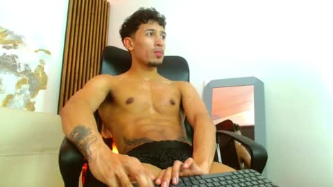 Snapshot of rafaelstone chatting on February 18, 2025, 3:21 am IG online show from February 18, 2025, 3:21 am