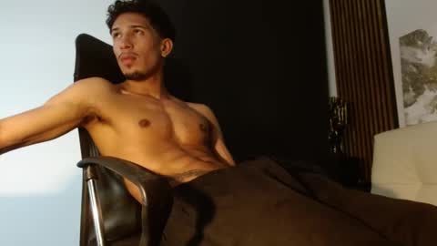 Snapshot of rafaelstone chatting on February 19, 2025, 7:50 am IG online show from February 19, 2025, 7:50 am