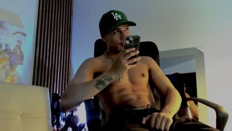 Snapshot of rafaelstone chatting on February 22, 2025, 3:12 am IG online show from February 22, 2025, 3:12 am