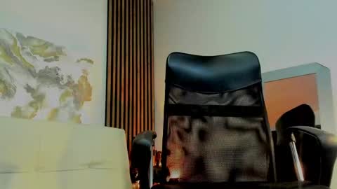 Snapshot of rafaelstone chatting on February 23, 2025, 7:33 am IG online show from February 23, 2025, 7:33 am