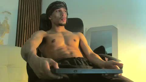 Snapshot of rafaelstone chatting on March 4, 2025, 3:44 am IG online show from March 4, 2025, 3:44 am