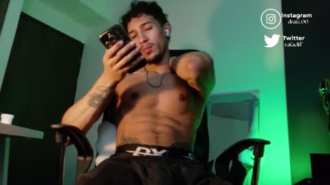 Snapshot of rafaelstone chatting on October 19, 2025, 4:24 am IG online show from October 19, 2025, 4:24 am