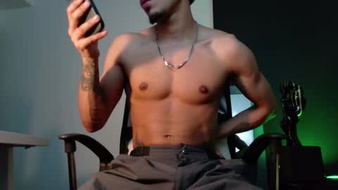 Snapshot of rafaelstone chatting on November 20, 2025, 2:34 am IG online show from November 20, 2025, 2:34 am