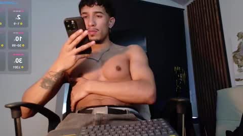 Snapshot of rafaelstone chatting on December 2, 2025, 3:12 am IG online show from December 2, 2025, 3:12 am