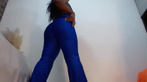 raichellcooper1 online show from September 27, 2025, 4:23 pm