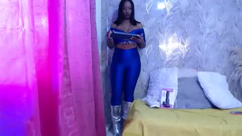 raichellcooper1 online show from December 14, 2025, 12:21 pm