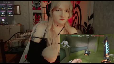 Kate online show from February 12, 2025, 9:43 pm