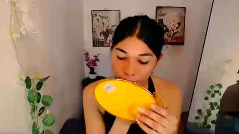 Snapshot of raindrizzle1706 chatting on December 17, 2025, 7:25 am raindrizzle1706 online show from December 17, 2025, 7:25 am