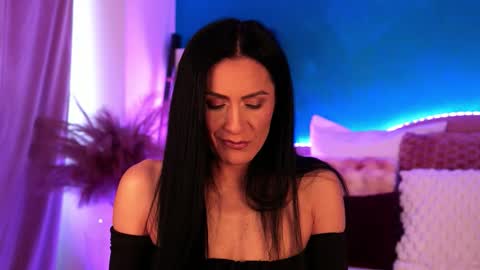 Snapshot of raisavawn chatting on December 15, 2025, 7:23 am RaisaVawn online show from December 15, 2025, 7:23 am